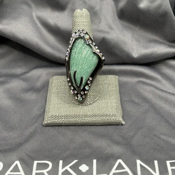 RARE NWT •Discontinued• Park Lane “Papillon” Ring Size 9 - Picture 1 of 6